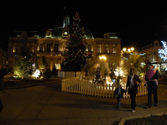  sapin et décorations, place du maréchal Foch